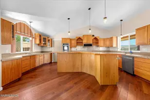 905 Thoroughbred Cir, Reno, NV 89508 - Photo 5