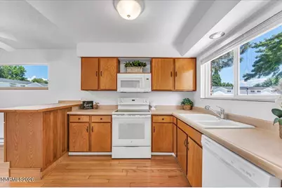 210 Smithridge Park, Reno, NV 89502 - Photo 5