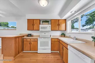 210 Smithridge Park, Reno, NV 89502 - Photo 5
