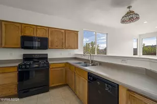 9690 Thornridge Ct, Reno, NV 89506 - Photo 7