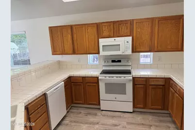 889 Meadow Vista Drive, Indian Hills, NV 89705 - Photo 5