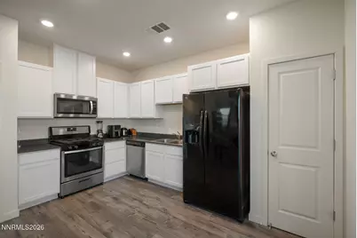 8855 Sky Wind Road, Reno, NV 89506 - Photo 5