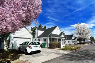 2602 Betsy Ct, Sparks, NV 89431 - Photo 3