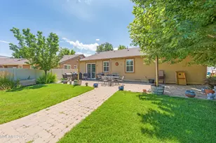 11099 Colton Dr, Reno, NV 89521 - Photo 33