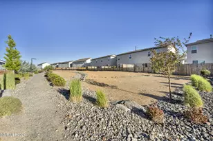 8863 Wolf Moon Dr, Reno, NV 89506 - Photo 15