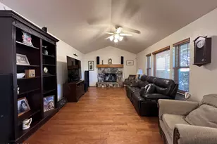 1055 Shadow Ln, Fernley, NV 89408 - Photo 3