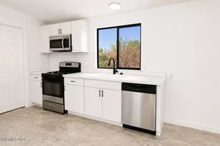 1066 Green Valley Dr, Fernley, NV 89408 - Photo 5
