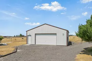 951 Pemberton Dr, Spring Creek, NV 89815 - Photo 3