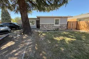 1490 E 10th St, Reno, NV 89512 - Photo 3