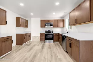 5689 Peach Ct, Sun Valley, NV 89433 - Photo 17
