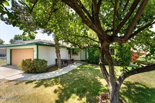 1290 Autumn Hills Dr, Reno, NV 89511 - Photo 3