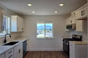 202 Pinion Pine Ct, Yerington, NV 89447 - Photo 7