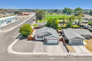 301 Burntwood St, Fallon, NV 89406 - Photo 3
