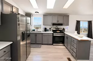 194 Julie Way, Dayton, NV 89403 - Photo 7