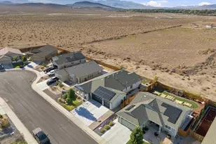 192 Walnut Ct, Fernley, NV 89408 - Photo 3