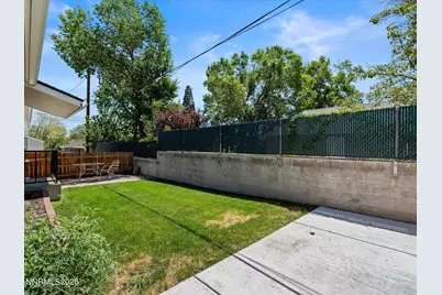 1220 Wright Street, Reno, NV 89509 - Photo 9