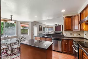 10063 Kentfield Pl, Reno, NV 89521 - Photo 9