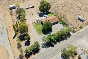 54 Locust Dr, Yerington, NV 89447 - Photo 3
