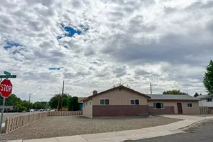 306 S California St, Yerington, NV 89447 - Photo 1