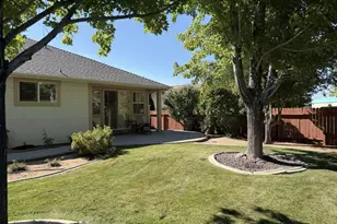 1017 Sierra Vista Ct, Gardnerville, NV 89460 - Photo 5