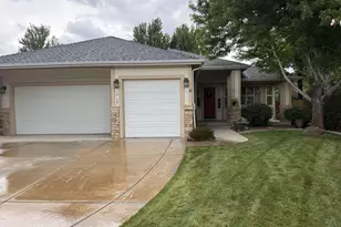 1017 Sierra Vista Ct, Gardnerville, NV 89460 - Photo 1