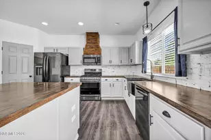 21105 Mt Evans Dr, Reno, NV 89508 - Photo 11