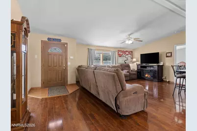 285 E 6th Avenue, Sun Valley, NV 89433 - Photo 5