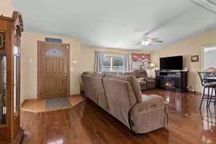 285 E 6th Ave, Sun Valley, NV 89433 - Photo 5