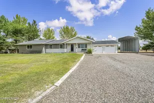 79 W Tucker Ln, Yerington, NV 89447 - Photo 1