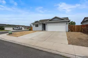 318 Emigrant Wy, Fernley, NV 89408 - Photo 1