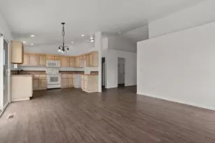 318 Emigrant Wy, Fernley, NV 89408 - Photo 9