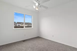 318 Emigrant Wy, Fernley, NV 89408 - Photo 27