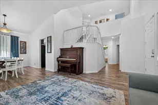 2390 Lincoln Meadows Dr, Reno, NV 89521 - Photo 9