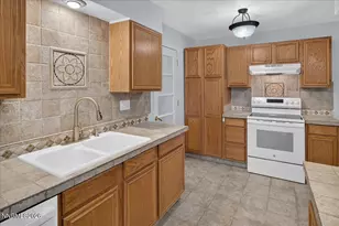 11271 Rocky Mountain St, Reno, NV 89506 - Photo 9