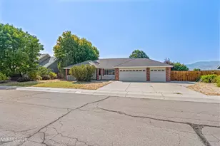 2872 Sierra Manor Dr, Minden, NV 89423 - Photo 3