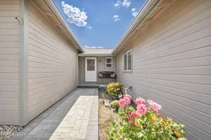 7565 Halifax Dr, Reno, NV 89506 - Photo 5