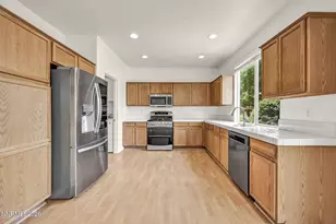 9825 Suncrest Dr, Reno, NV 89506 - Photo 15