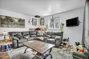 1075 Stewart St, Reno, NV 89502 - Photo 3