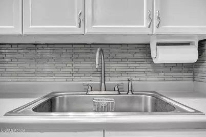 1075 Stewart Street, Reno, NV 89502 - Photo 7