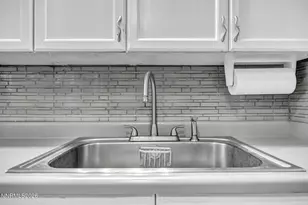 1075 Stewart St, Reno, NV 89502 - Photo 7