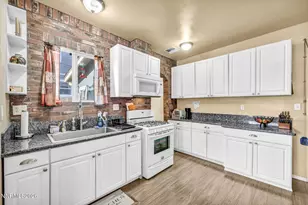 534 13th St, Sparks, NV 89431 - Photo 21