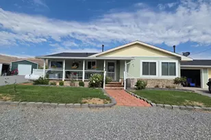 51 Locust Dr, Yerington, NV 89447 - Photo 1