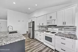 5125 Lorenzo Ln, Sparks, NV 89436 - Photo 7