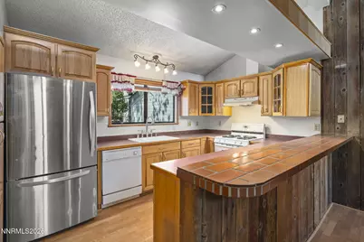 3910 Greenbriar Court, Reno, NV 89509 - Photo 7