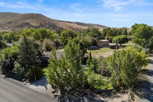 110 E Laramie Dr, Reno, NV 89521 - Photo 41
