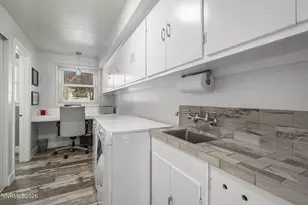 68 Sunnyside Dr, Reno, NV 89503 - Photo 11