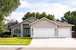 1443 Cardiff Dr, Gardnerville, NV 89410 - Photo 1