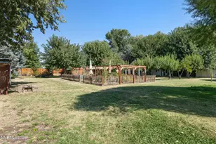 530 Country Dr, Fernley, NV 89408 - Photo 43