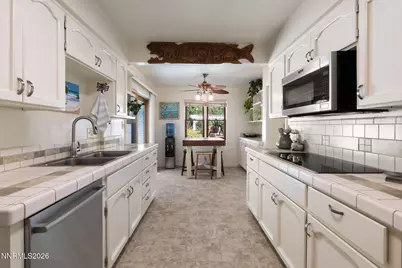 530 Country Drive, Fernley, NV 89408 - Photo 9