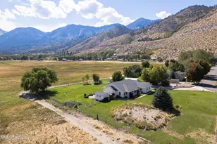 237 Laura Springs Cir, Gardnerville, NV 89460 - Photo 7